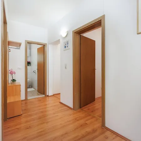 Bernarda Игране