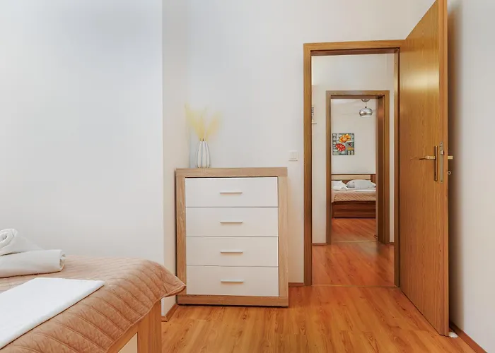 Bernarda * Игране