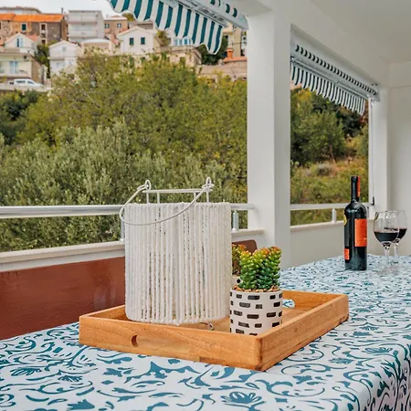 Bernarda Apartman Igrane